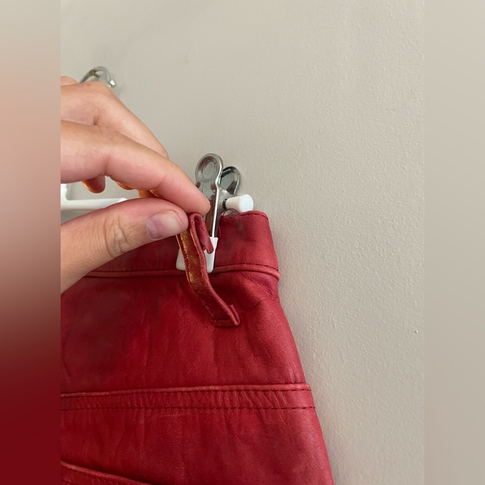 Levi’s Red Tab Red Leather Pants Skinny Fit and High Waisted - Picture 7 of 7